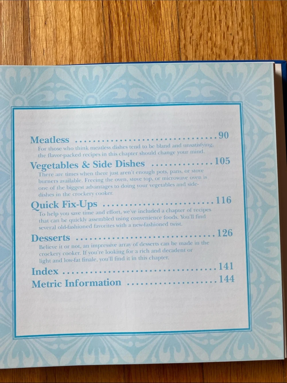 Better Homes And Gardens Crockery Cookbook - Blue and Red Cover